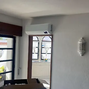 Spacious Two Bedroom Apt, 200m From The Carvoeiro (Lagoa)